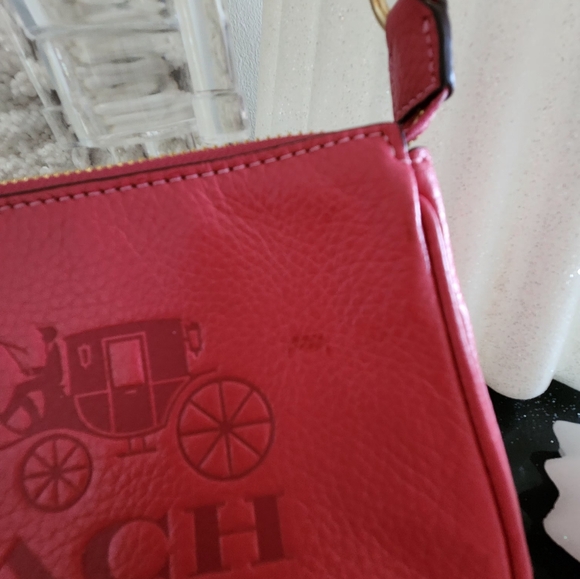 Coach Carriage. NWT. Gorgeous smaller sized raspberry pink pebbled leather bag! - Picture 5 of 8